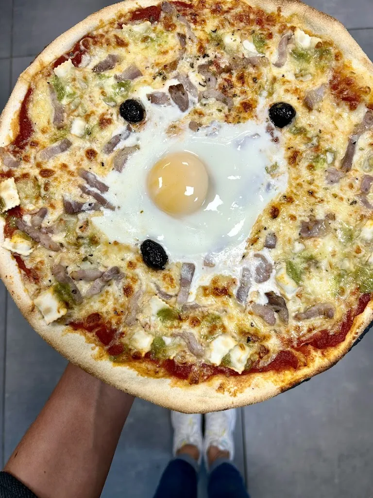 Pizzaliz Chavanay_Chavanay_slider_image_3