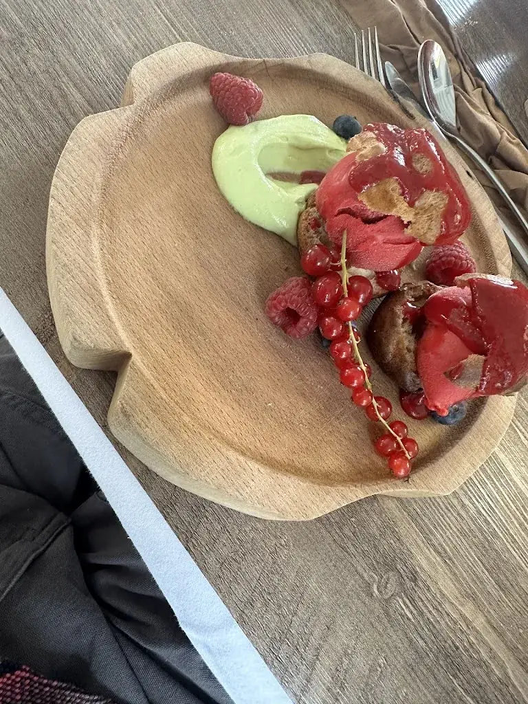 Marouane_Les Tisons_Ailly-le-Haut-Clocher_review