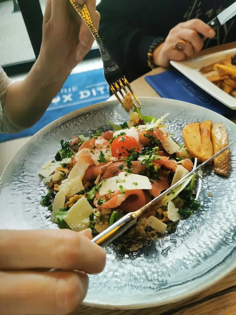 Charlyne Durand_Brasserie Les Lieux Dits_Saint-Clair-du-Rhône_review