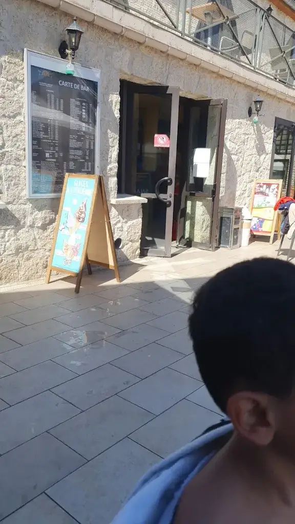 La Brasserie Willo_Berny-Rivière_slider_image_3