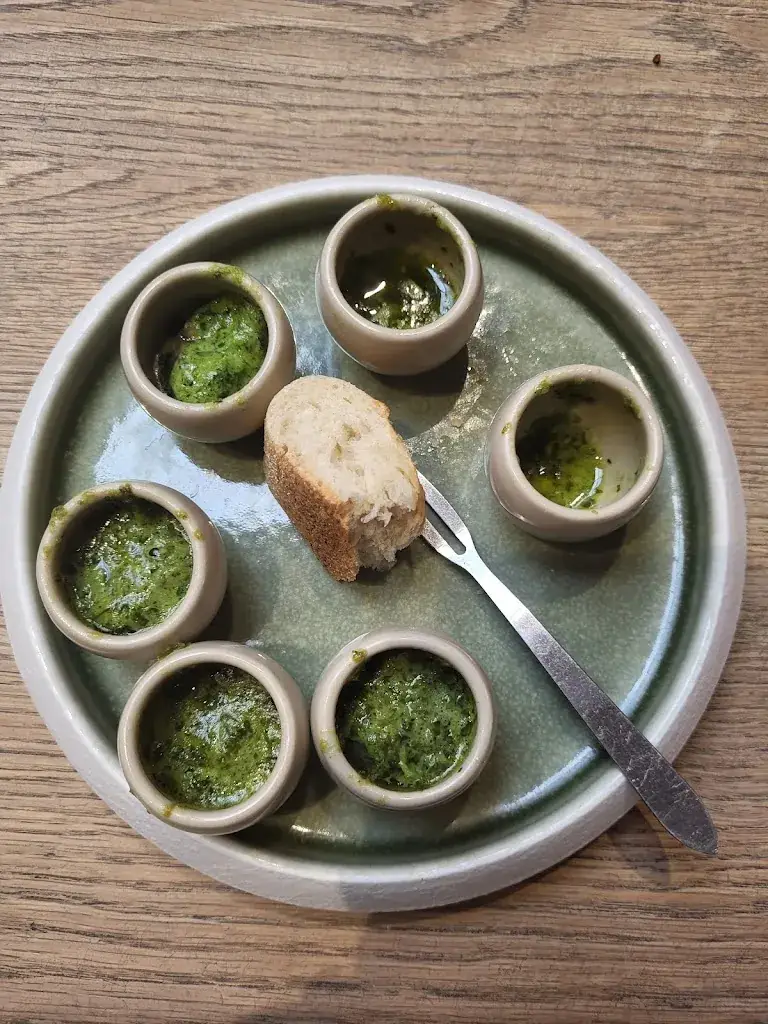 Clare Hopping_Le Bouche à Oreille_Soissons_review