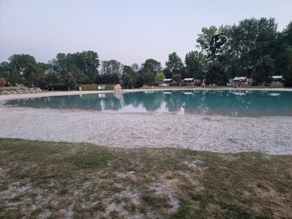 Aaron Molloy_La Plage - Marvilla Parks_Berny-Rivière_review