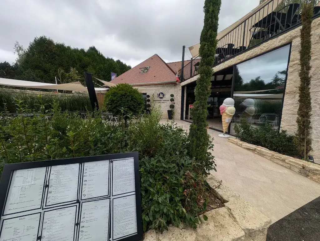 Brother's Corner_Berny-Rivière_slider_image_3