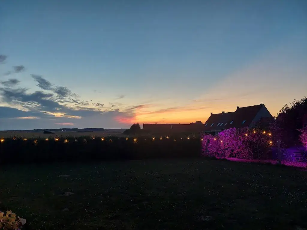 Annemarije Van Valkenburg_L'Estival_Audinghen_review