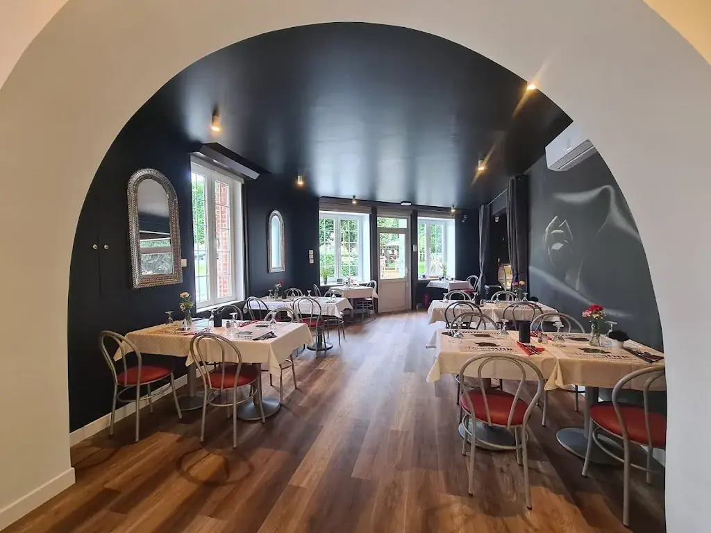 Rose Noir_Andeville_slider_image_1