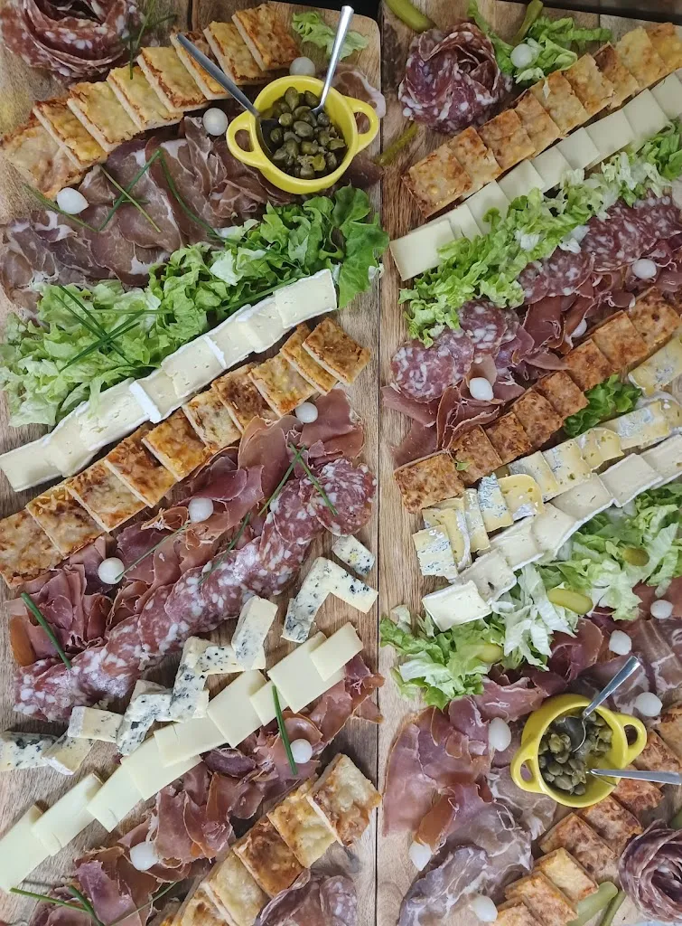 Le Convi'Vial_Chuyer_slider_image_2