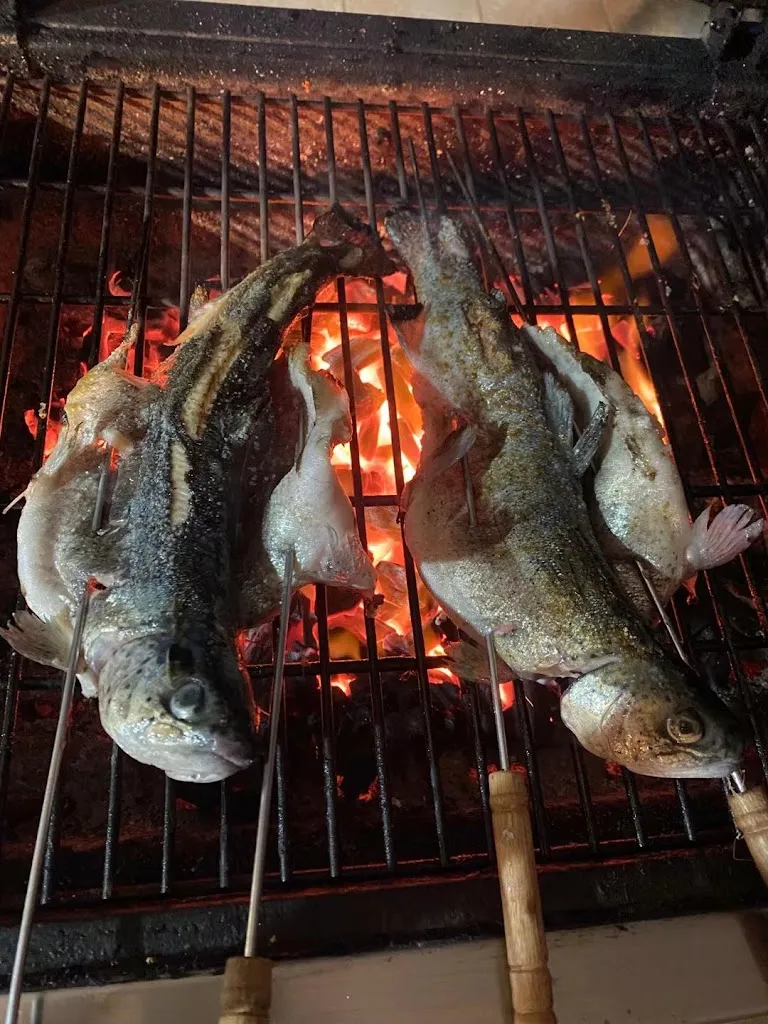 李花花_Fishing lakes & Restaurant Saut Du Loup_Bornel_review