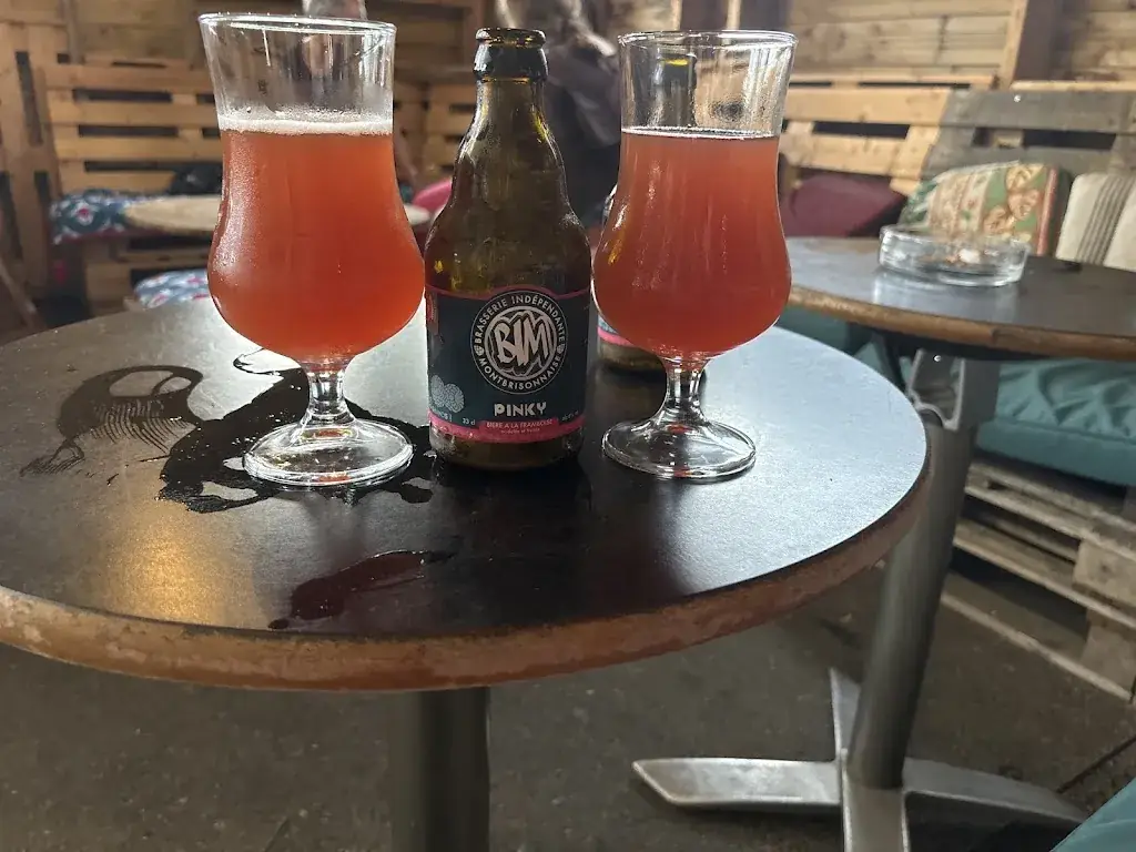 Carolyne Caillault_La Farlodoise_Chazelles-sur-Lyon_review