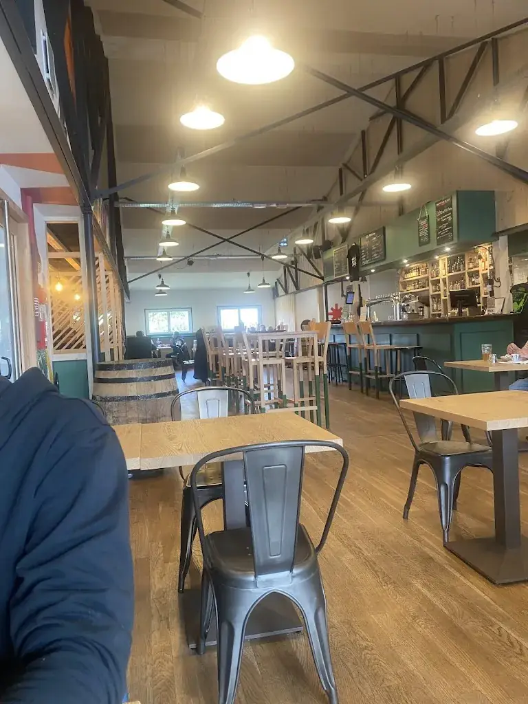 pascale Geniaux-Bailly_La Farlodoise_Chazelles-sur-Lyon_review