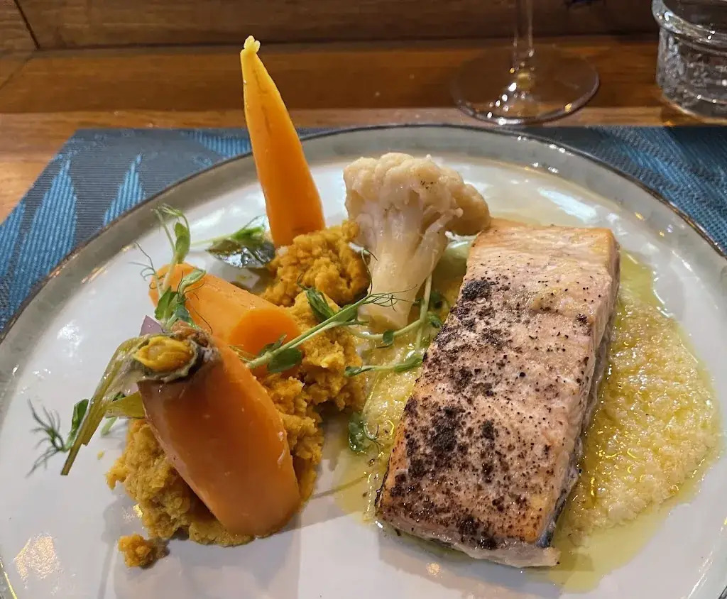 Lisa Koller_La Cour - Angers_Angers_review