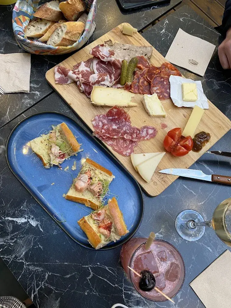 Kezia Jennifer Ratu_La Cour - Angers_Angers_review