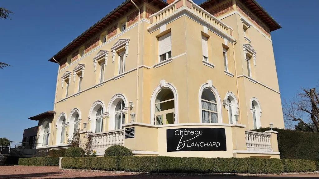 Logis Hôtel le Château Blanchard_Chazelles-sur-Lyon_slider_image_1