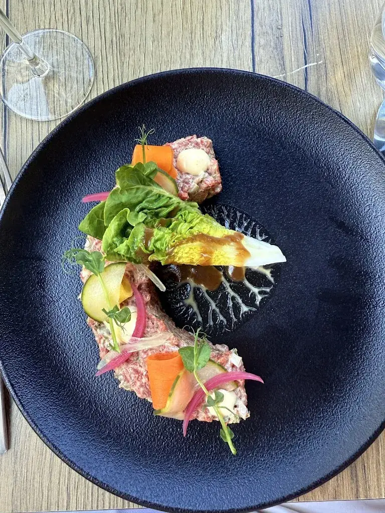 Irina Mandoiu_Les Petits Prés_Angers_recensione