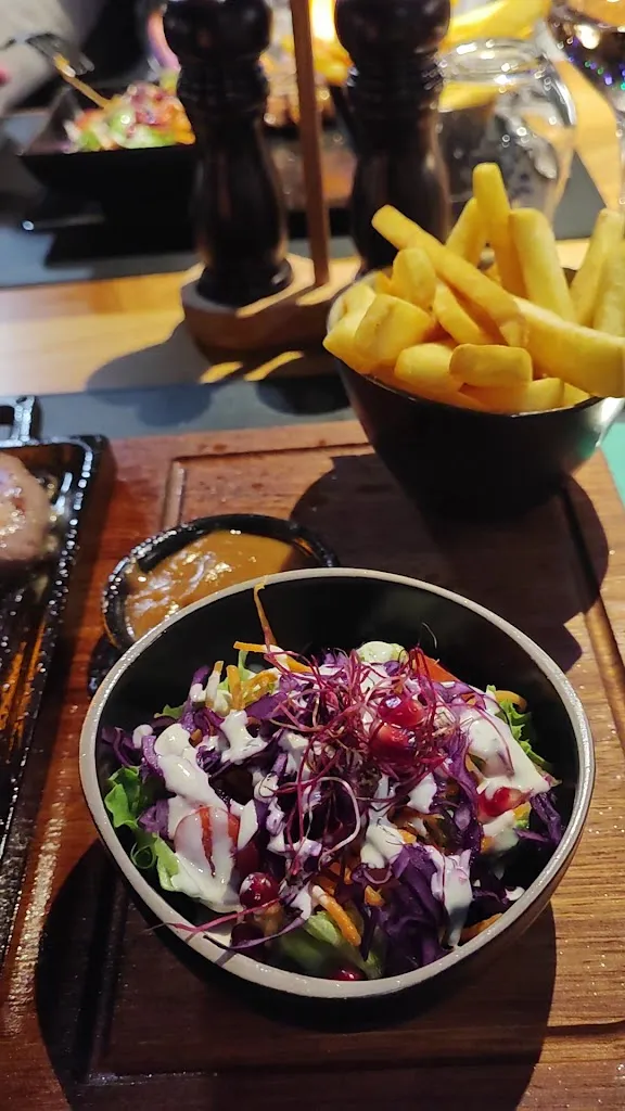 Montana Steak House_Sailly-Labourse_slider_image_2