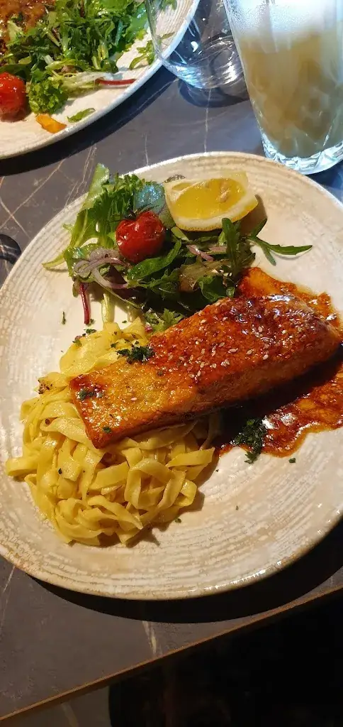 Sabrina Noel_La Salle à Manger_Annay_review