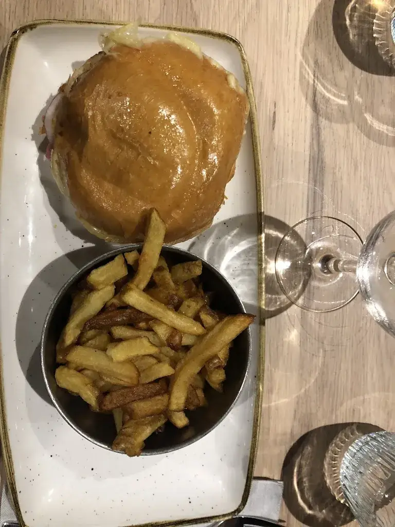 Jean Paul_Bar - Restaurant BASE CAMP LODGE | Albertville_Albertville_review