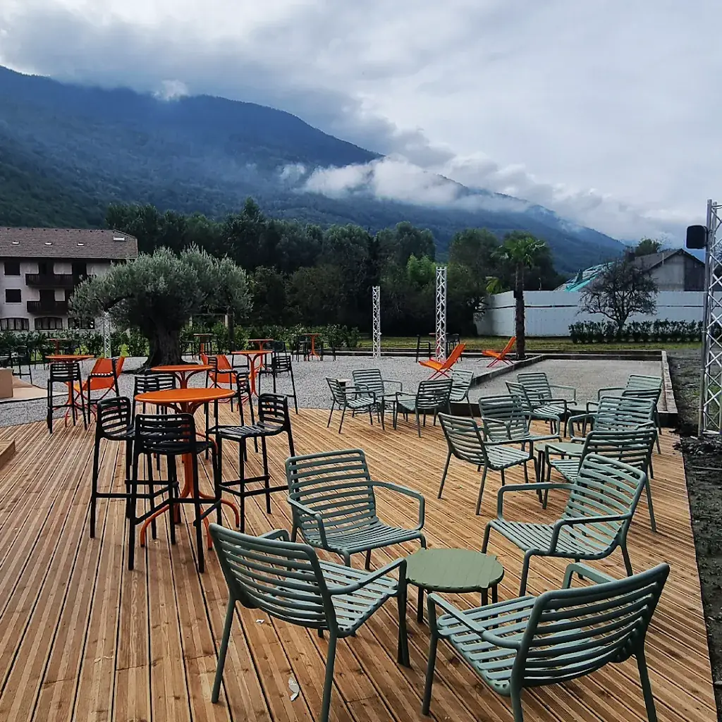 Bar - Restaurant BASE CAMP LODGE | Albertville restaurant in Albertville