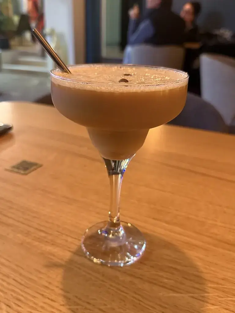 Alex Galove_Le LOFT - lounge Bar_Aniche_review