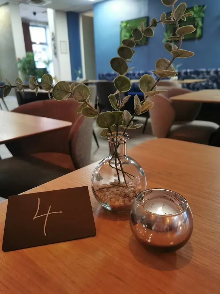 Val Co_Le LOFT - lounge Bar_Aniche_review