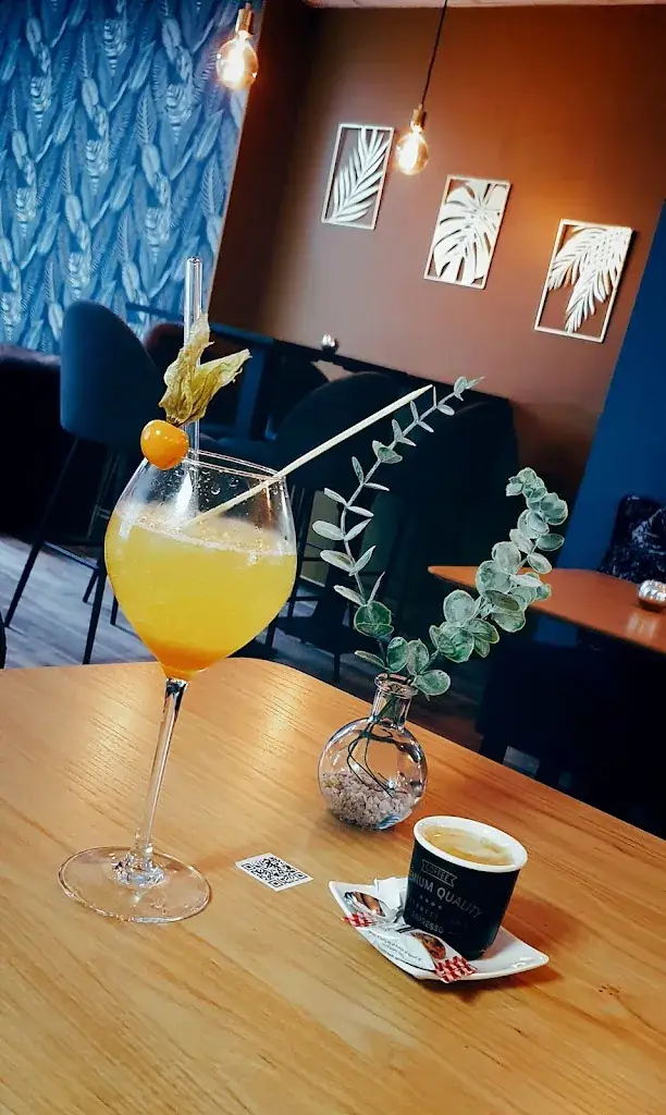 Miss RébSol_Le LOFT - lounge Bar_Aniche_review