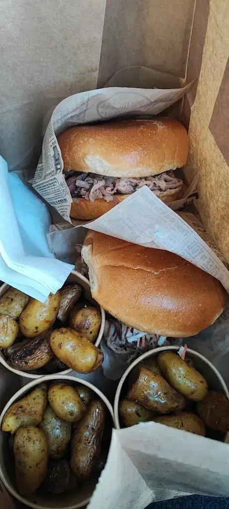 Vince Techno_Uncle Daddy's SmokeHouse Food Truck_Aniche_review