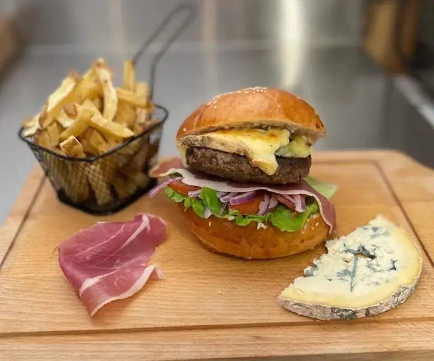 Le Burger à mille pâtes_Chazelles-sur-Lyon_slider_image_2