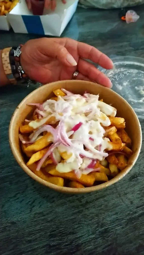 Mari D._Burger Magic_Aniche_review