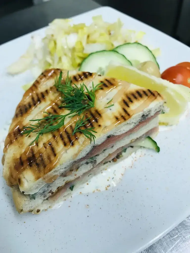 la C'antina restaurant in Pinon