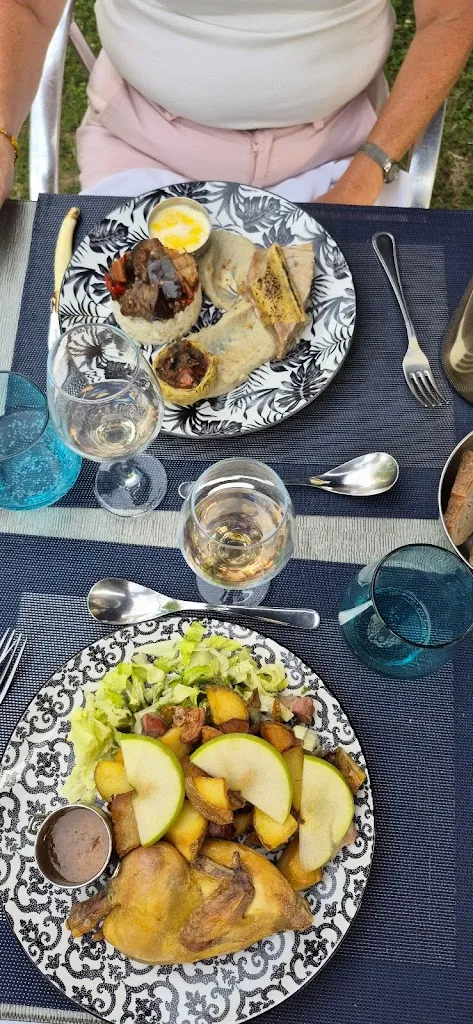 Thierry VW_Logis - Restaurant La Pomme d'Or_Coucy-le-Château-Auffrique_review