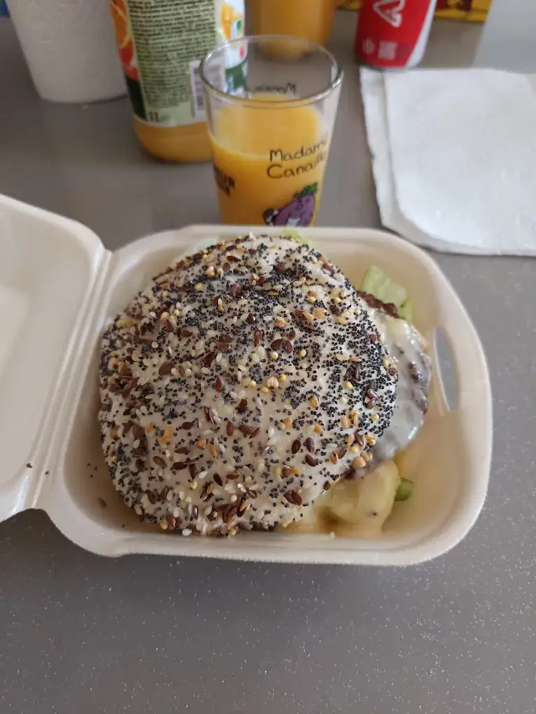 Sandrine Bruchet_Les gardiens de la friterie_Annezin_review