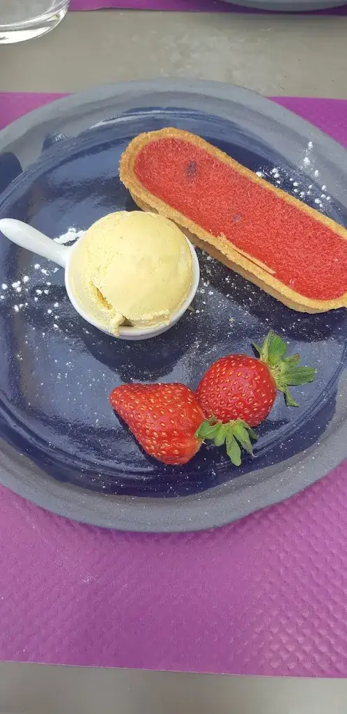 Ludivine Gianazza_L' incontournable_Chuzelles_review