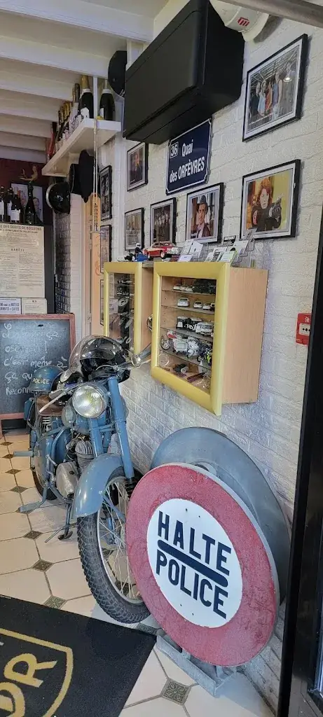 Hélène Debruge_Le 36 Quai_Béthune_review