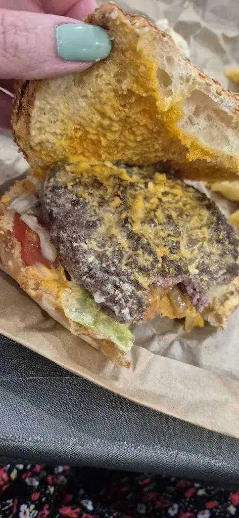 Julie D_Burg’street_Annezin_review