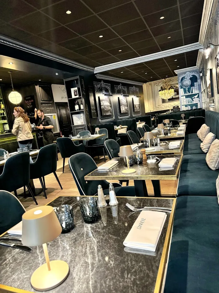 Nigel Earnshaw_L'annexe_Béthune_review