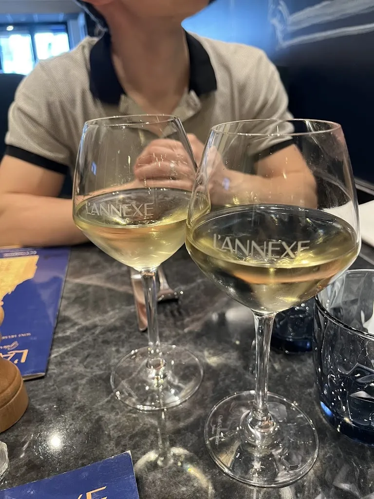 Giovanna Carvalho_L'annexe_Béthune_review