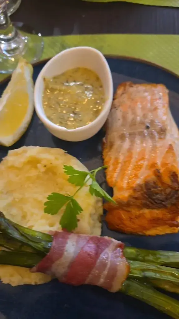 Shoto Karisha_L'Hostal_Breteuil_review