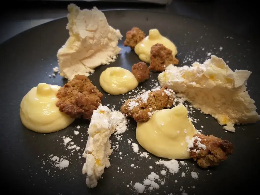 L'Hostal_Breteuil_slider_image_3