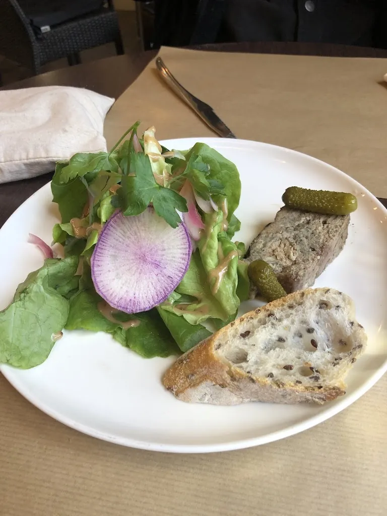 Sylvie D hondt_Le Petit jardin_Villeneuve-d'Ascq_recensione