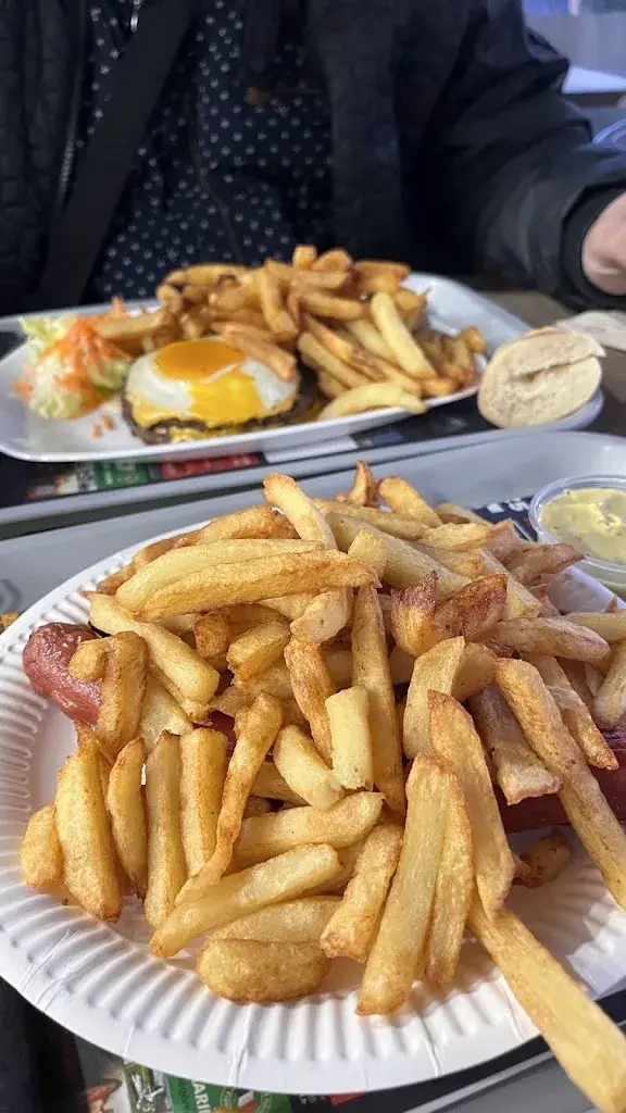 Félix Maerten_Friterie Chez Fred_Aire-sur-la-Lys_review