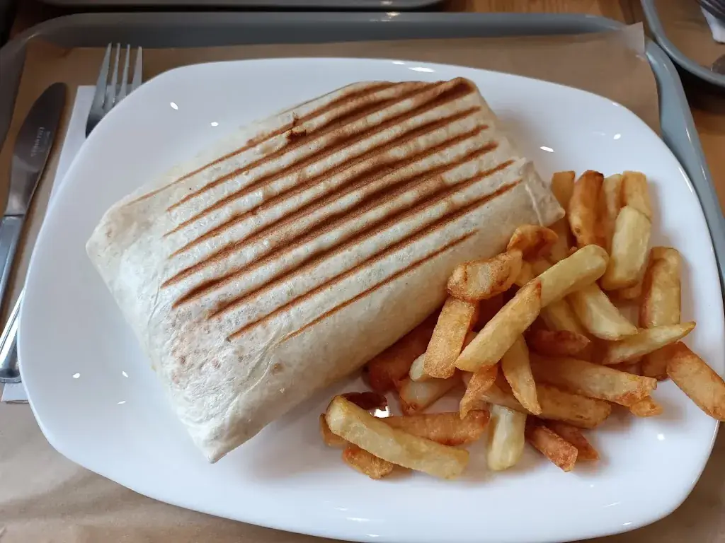 Valentin Val_Friterie Aux délices de Lambres_Lambres_review