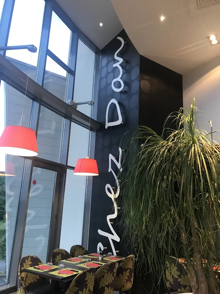 osarumen iyamu_Chez Dan_Beauvais_review