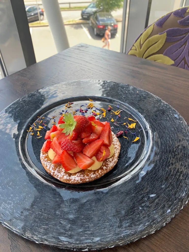 Chez Dan_Beauvais_slider_image_3