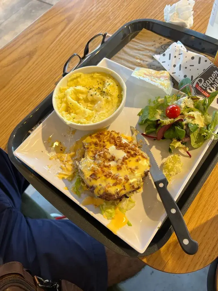 Shosho Elasy_Pepper Grill_Beauvais_review