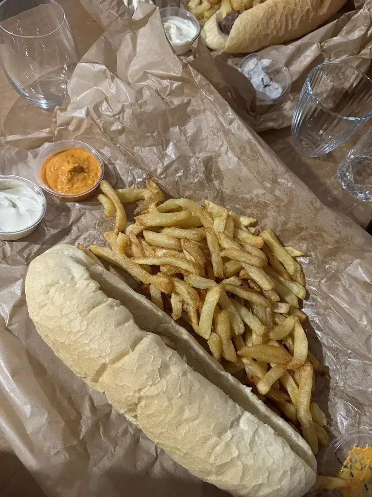 Romane Lefort_Friterie le 107_Anzin_review