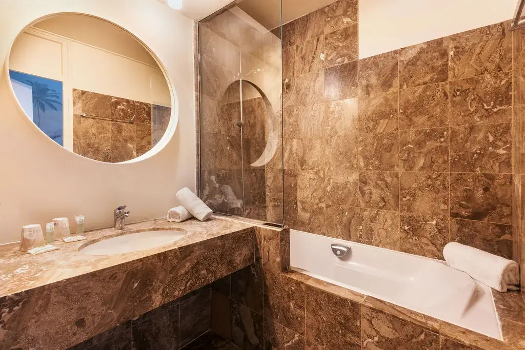 Quality Hotel Dunkerque restaurant in Armbouts-Cappel