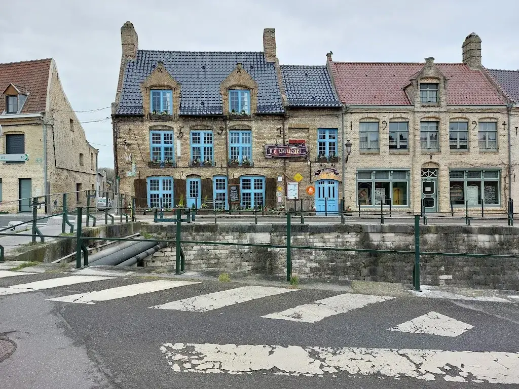 sara di lodovico_Le Bruegel_Bergues_review