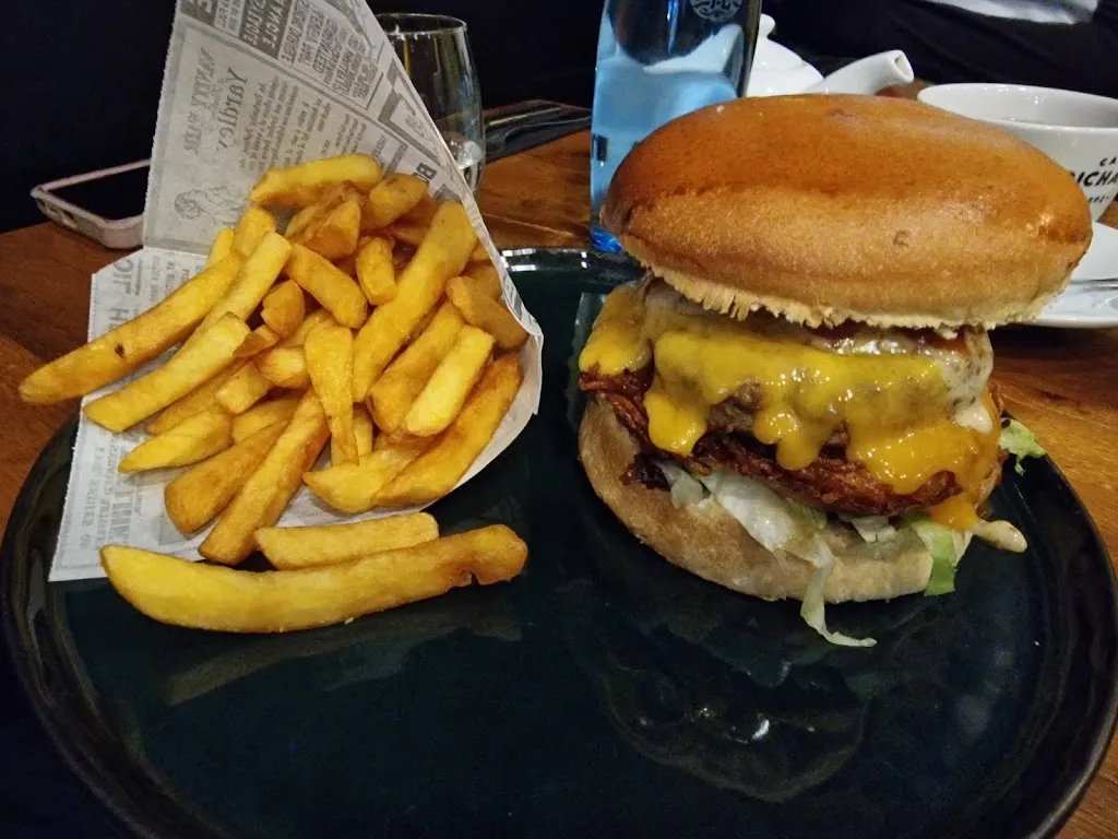 Olli Kankare_L'informel l'atelier du burger_Dunkerque_review