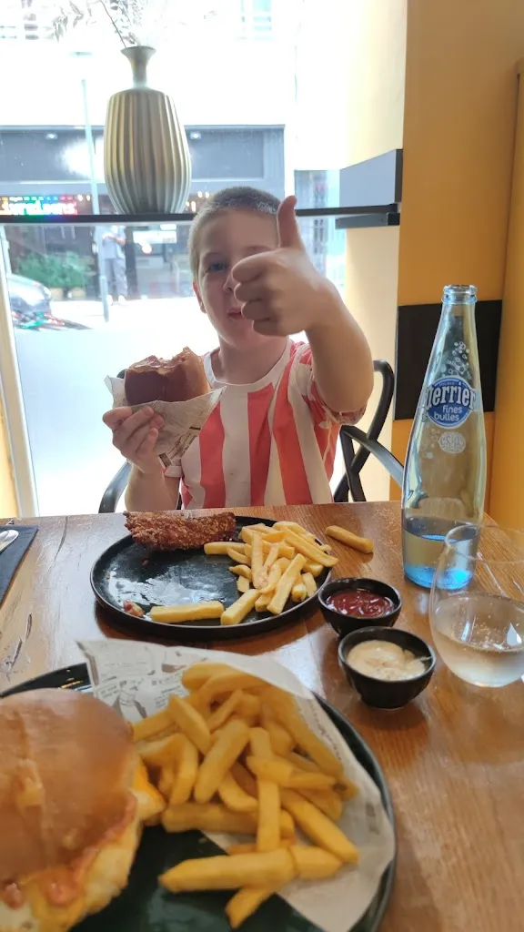 David Gauthier_L'informel l'atelier du burger_Dunkerque_review