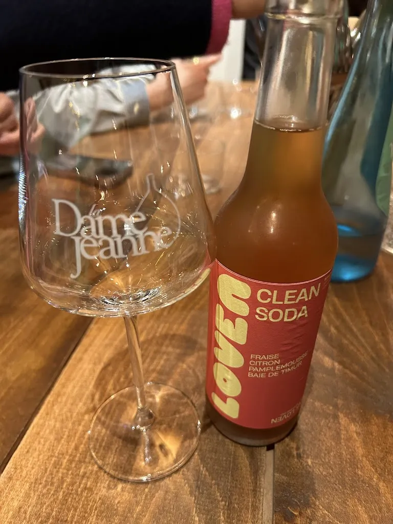 Barbs T_LA DAME JEANNE BAR A VIN_Arras_review