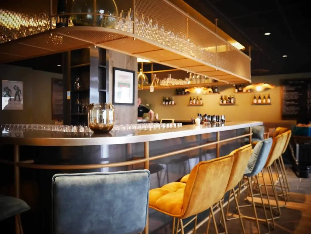 LA DAME JEANNE BAR A VIN restaurant à Arras